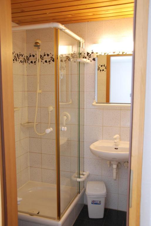 Hotel-Restaurant Zum Goldenen Hahnen Markgröningen Kamer foto